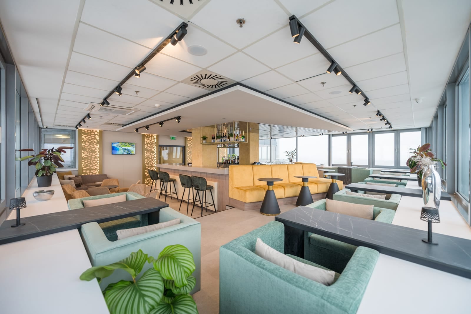 Exploré Sky Bar